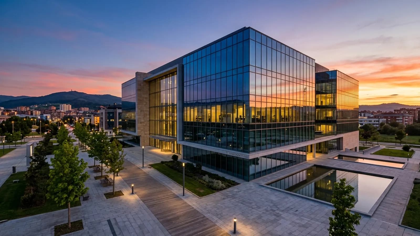 Distrito tecnológico de Oviedo, Asturias, sede de empresas de servicios y salud que usan captación de clientes con IA